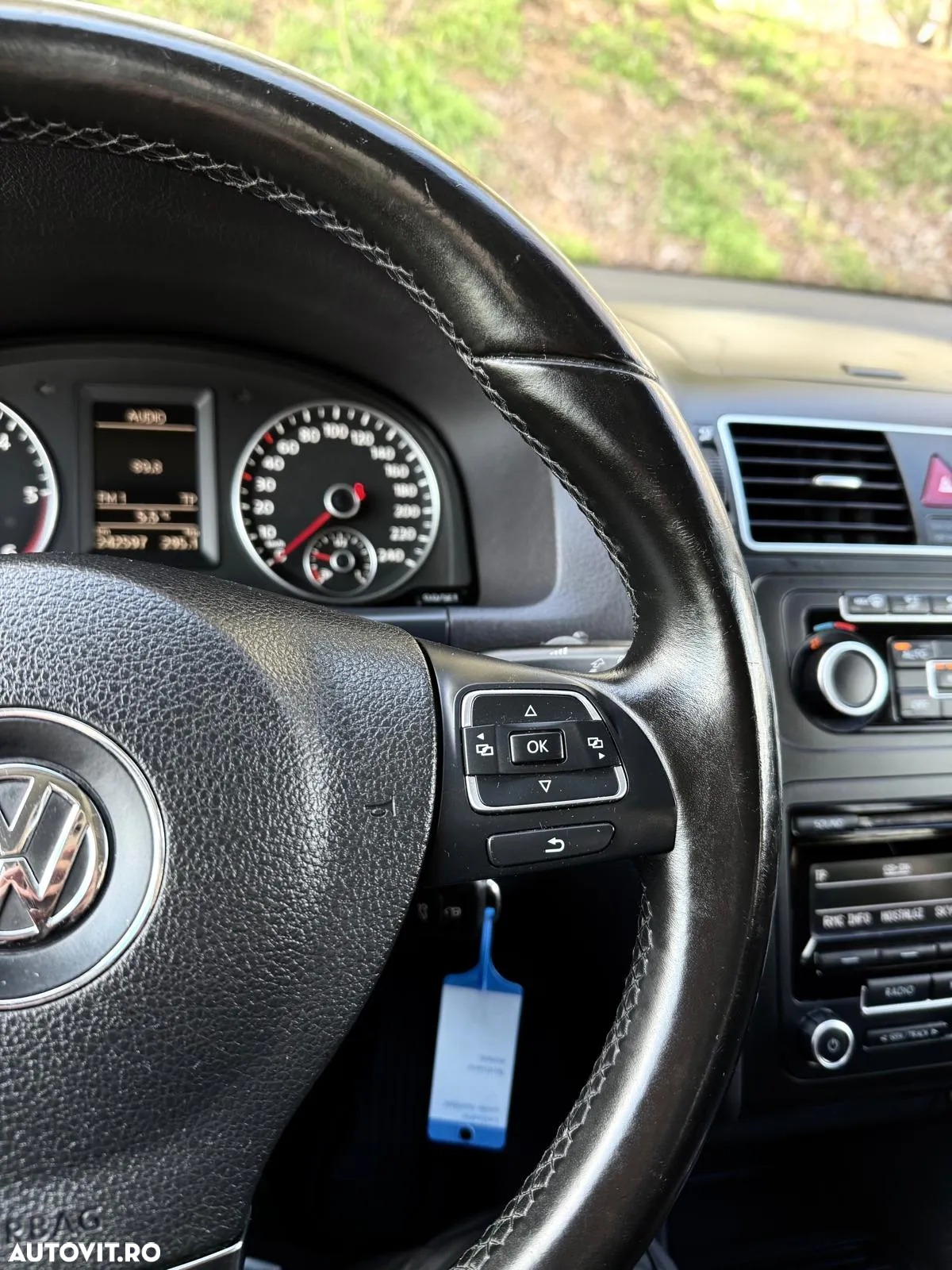 Volkswagen Touran 1.6 TDI BlueMotion Technology Comfortline - 21
