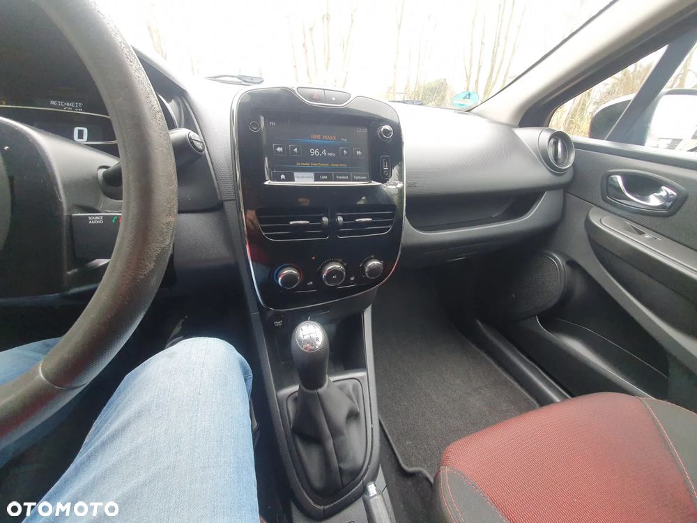 Renault Clio 1.2 16V 75 Life - 18