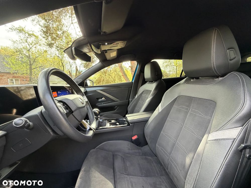 Opel Astra 1.2 T GS Line S&S - 16