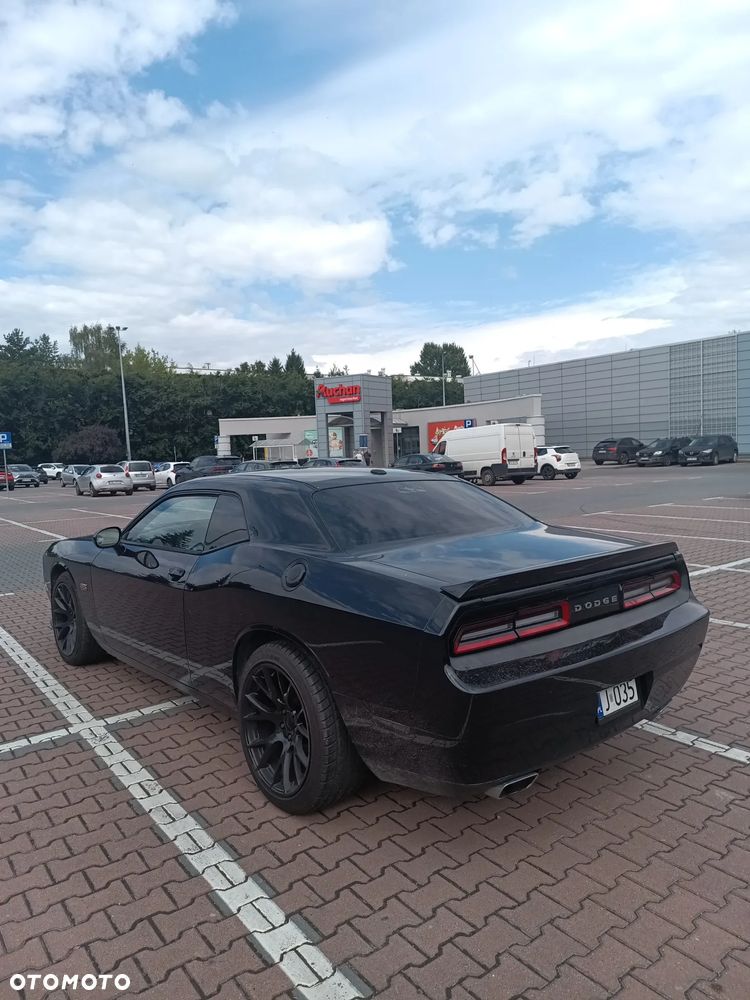 Dodge Challenger - 4