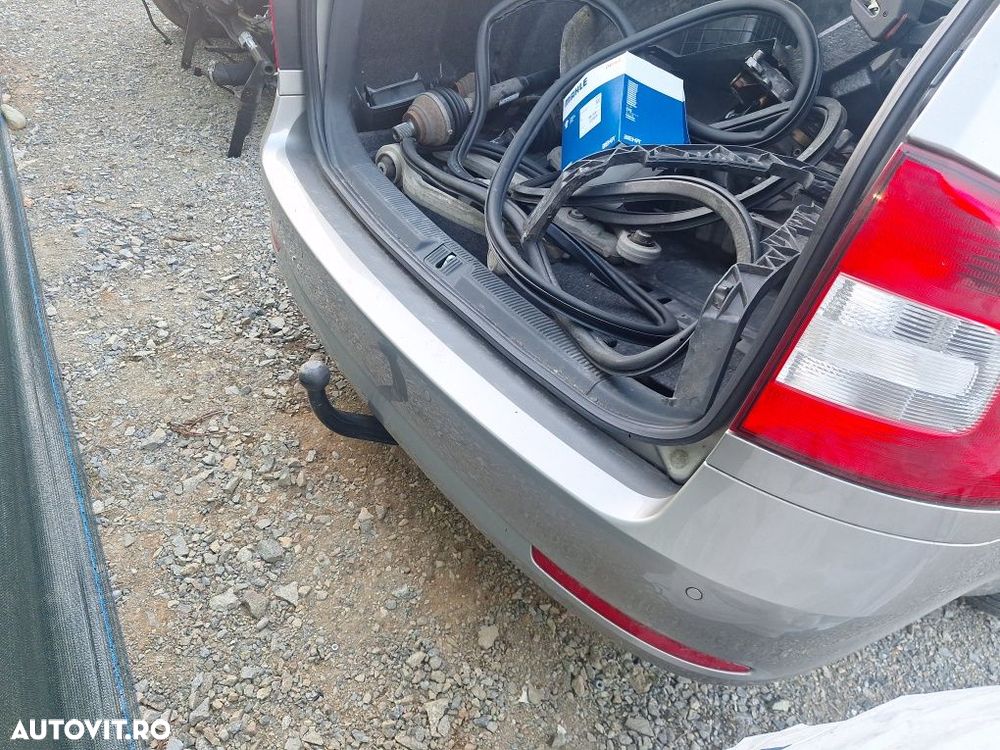 Bara spate Skoda Octavia facelift break cod 9202 cu loc senzorii - 2