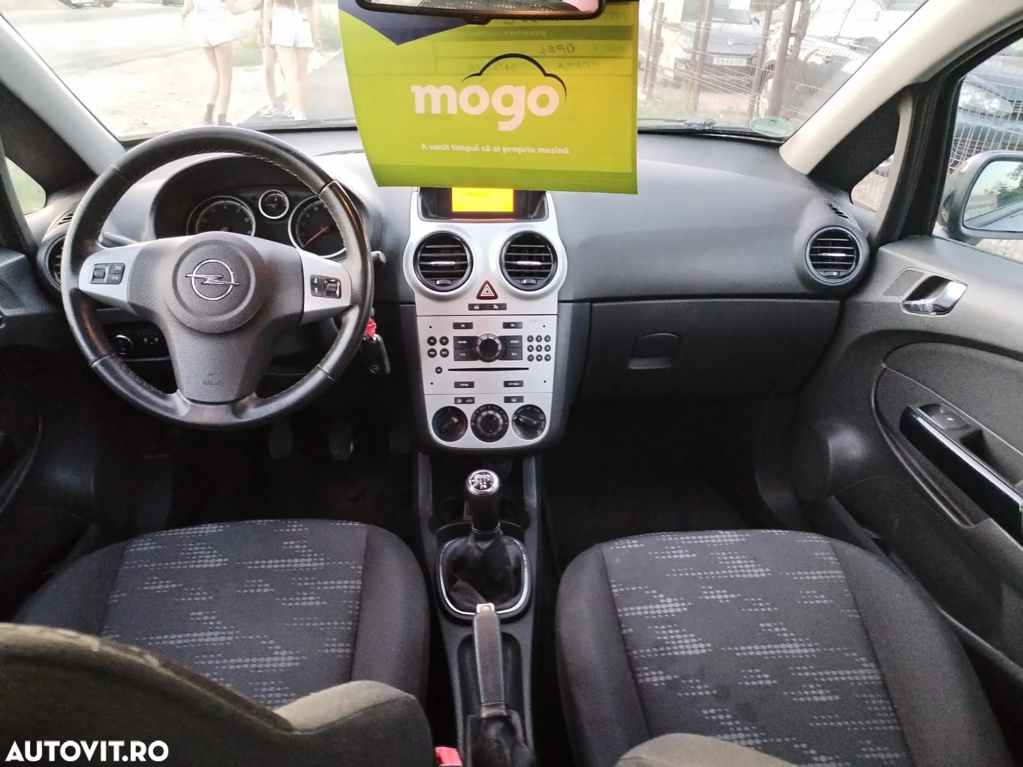 Opel Corsa 1.4 16V Satellite - 10