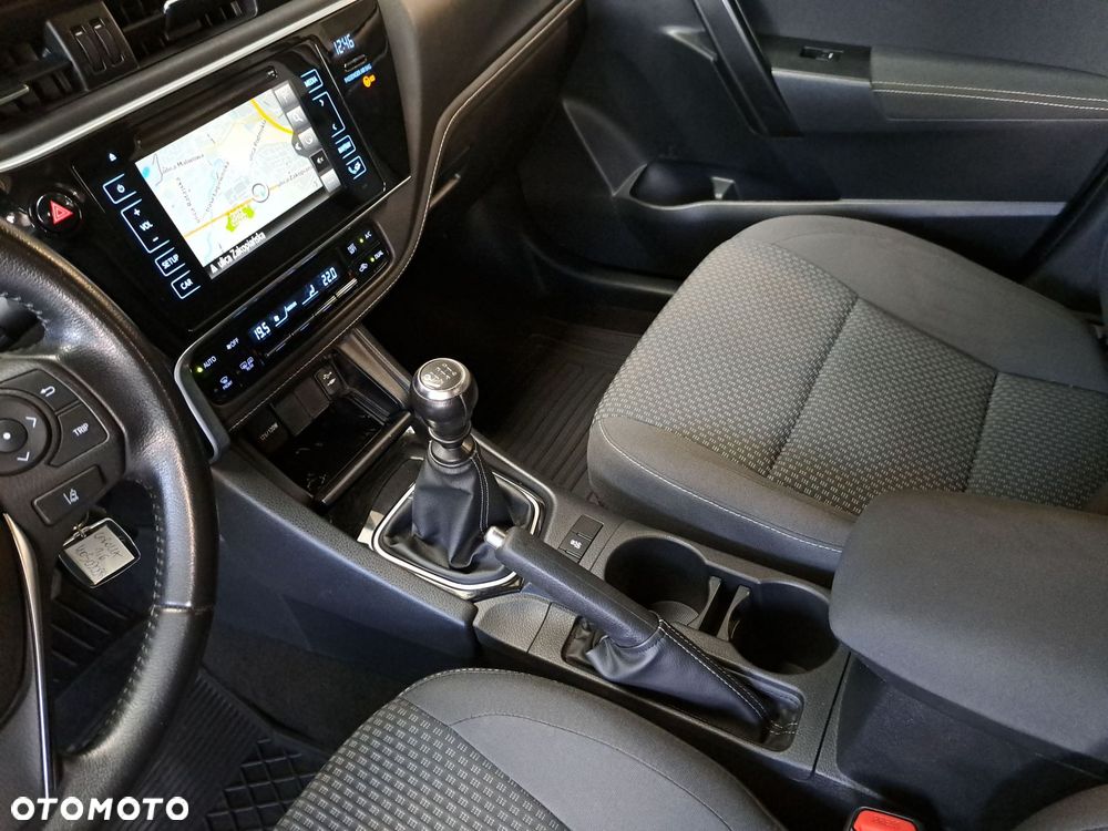 Toyota Corolla 1.6 Premium EU6 - 26
