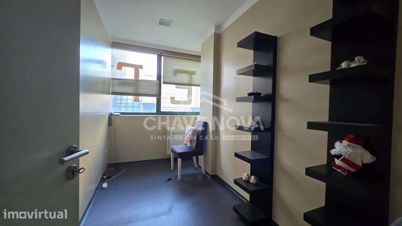 Escritório c/ 196m2 na Boavista | Pinheiro Manso | Porto - Grande imagem: 2/12