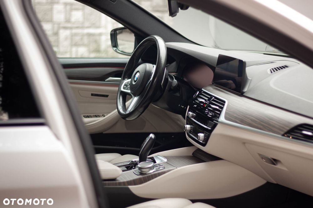 BMW Seria 5 530e iPerformance xDrive M Sport sport - 4