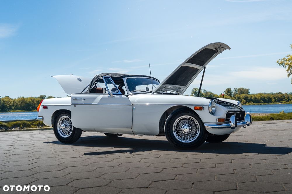 MG MGB - 13