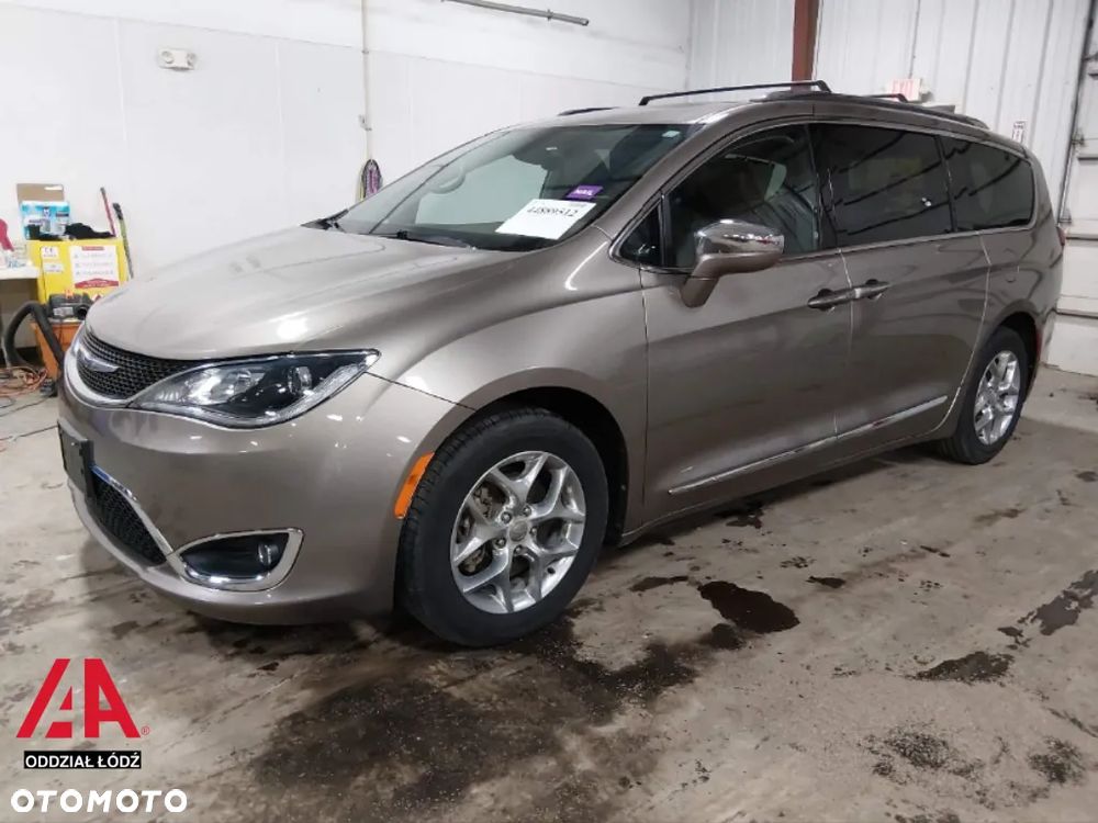 Chrysler Pacifica - 3