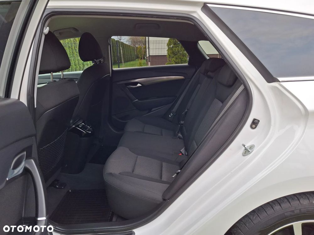 Hyundai i40 Kombi 1.7 CRDi Premium - 28