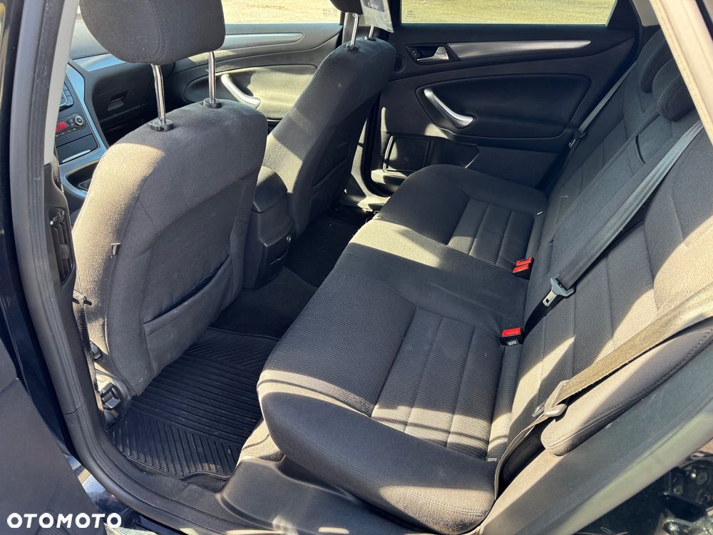 Ford Mondeo 1.8 TDCi Titanium - 9