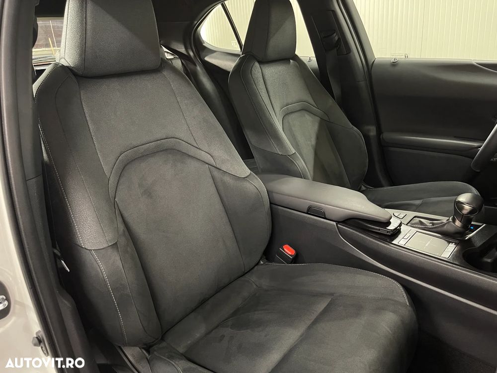 Lexus UX 250h Business Edition - 9