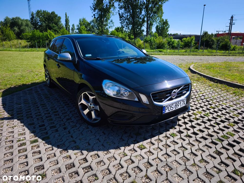 Volvo V60 D3 R-Design - 13