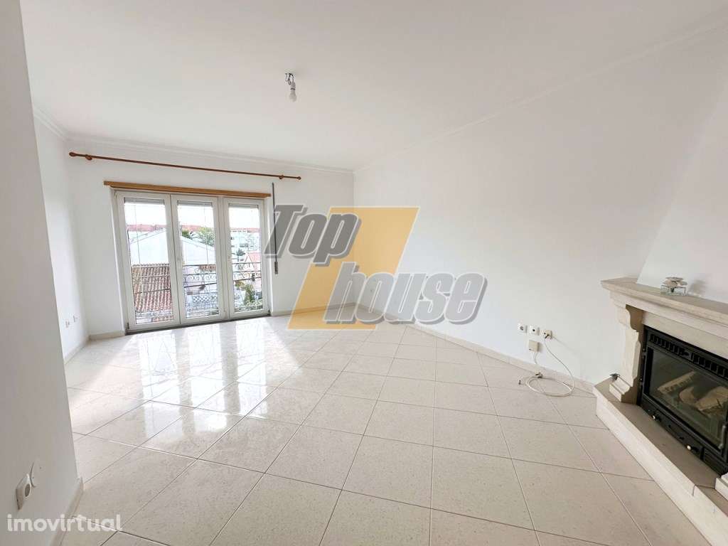 Apartamento T2 com Arrecadação na Quinta do Conde - Localização Cen... - Grande imagem: 3/21