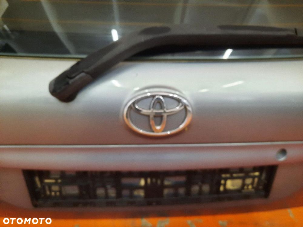 TOYOTA COROLLA E12 01-04 KLAPA BAGAŻNIKA  KOMPLETNA 8Q3 - 4