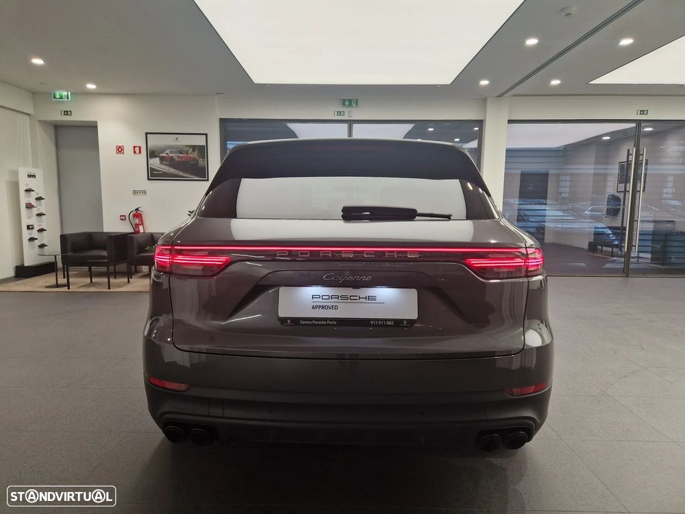 Porsche Cayenne E-Hybrid - 4