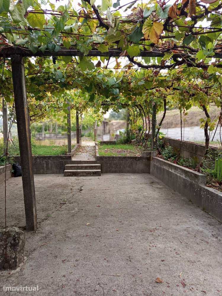 Moradia em Paço de Sousa, inserida num terreno com 504 m². - Grande imagem: 4/23