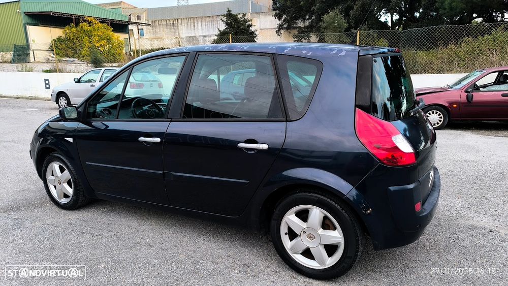 Renault Scénic 1.5 dCi Dynamique S - 12