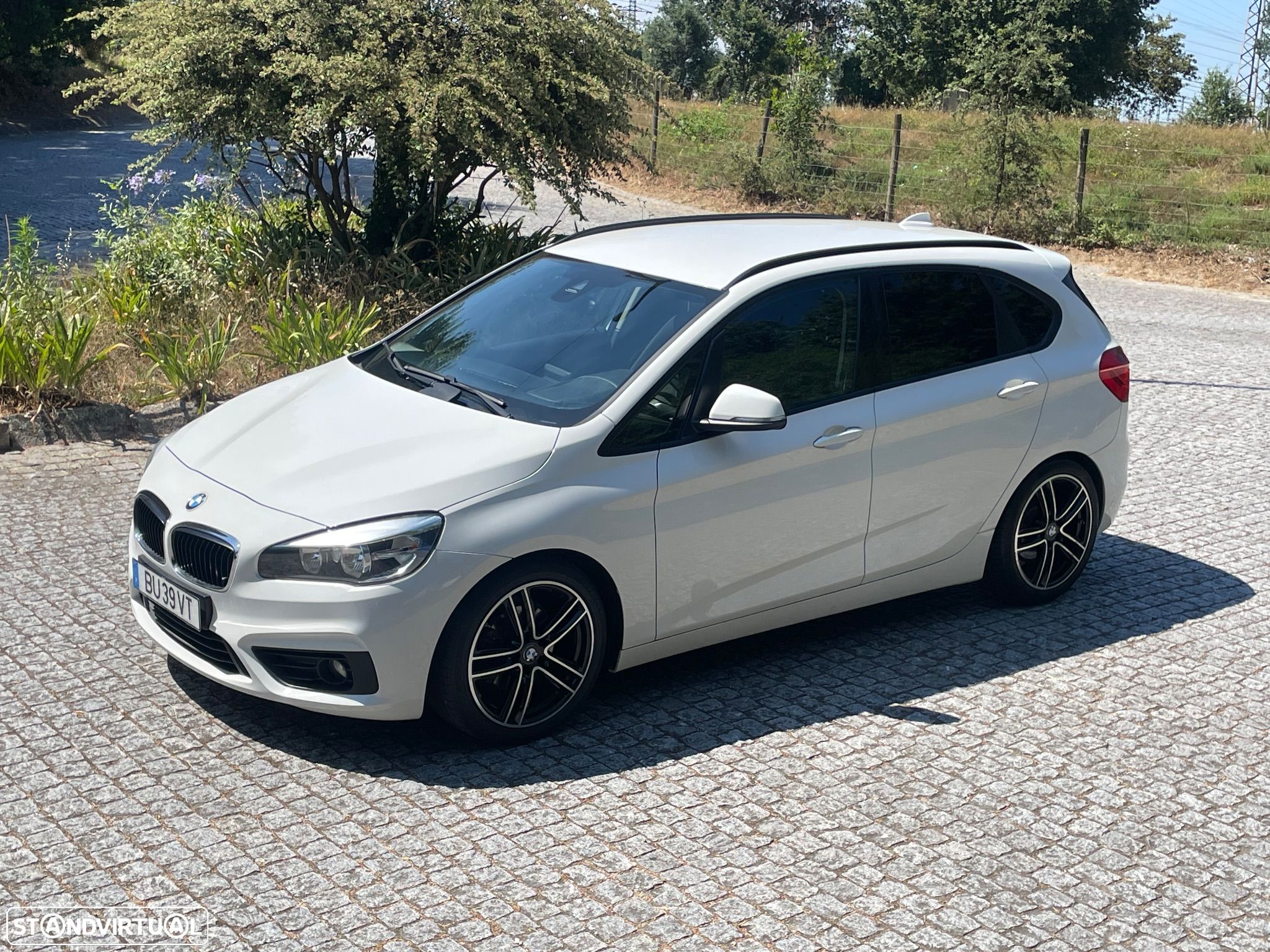 BMW 216 Active Tourer d - 1