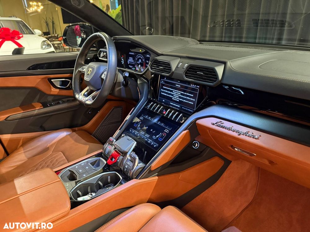 Lamborghini URUS - 27