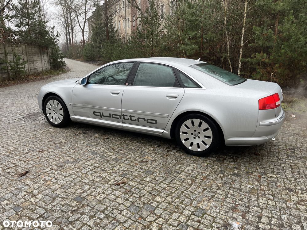 Audi A8 - 8