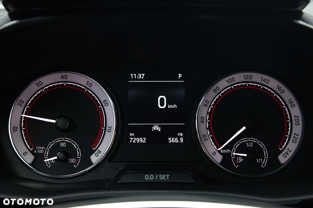 Skoda Fabia 1.0 TSI Monte Carlo DSG - 21