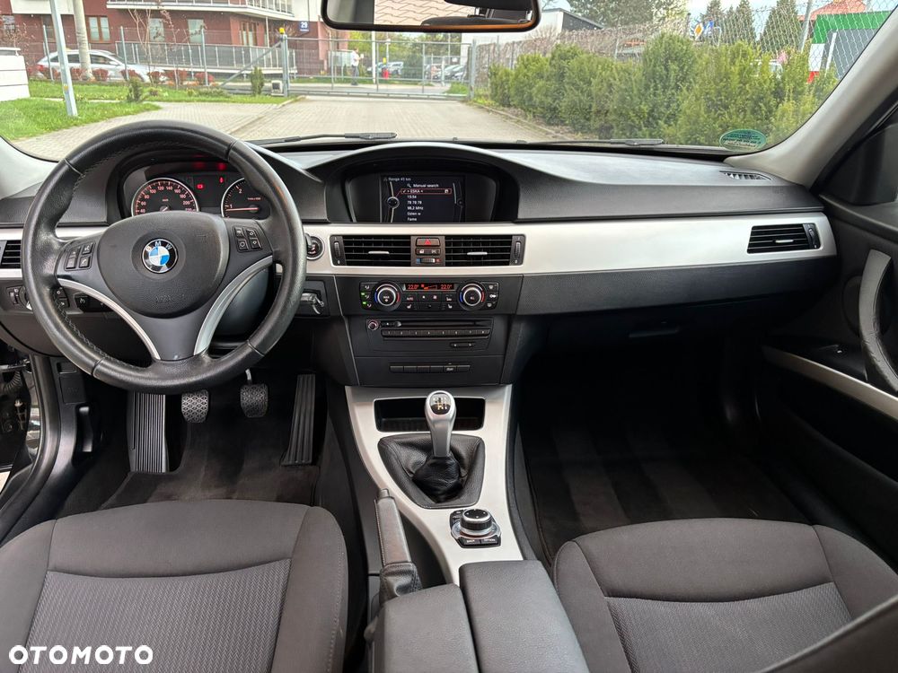 BMW Seria 3 318d - 9