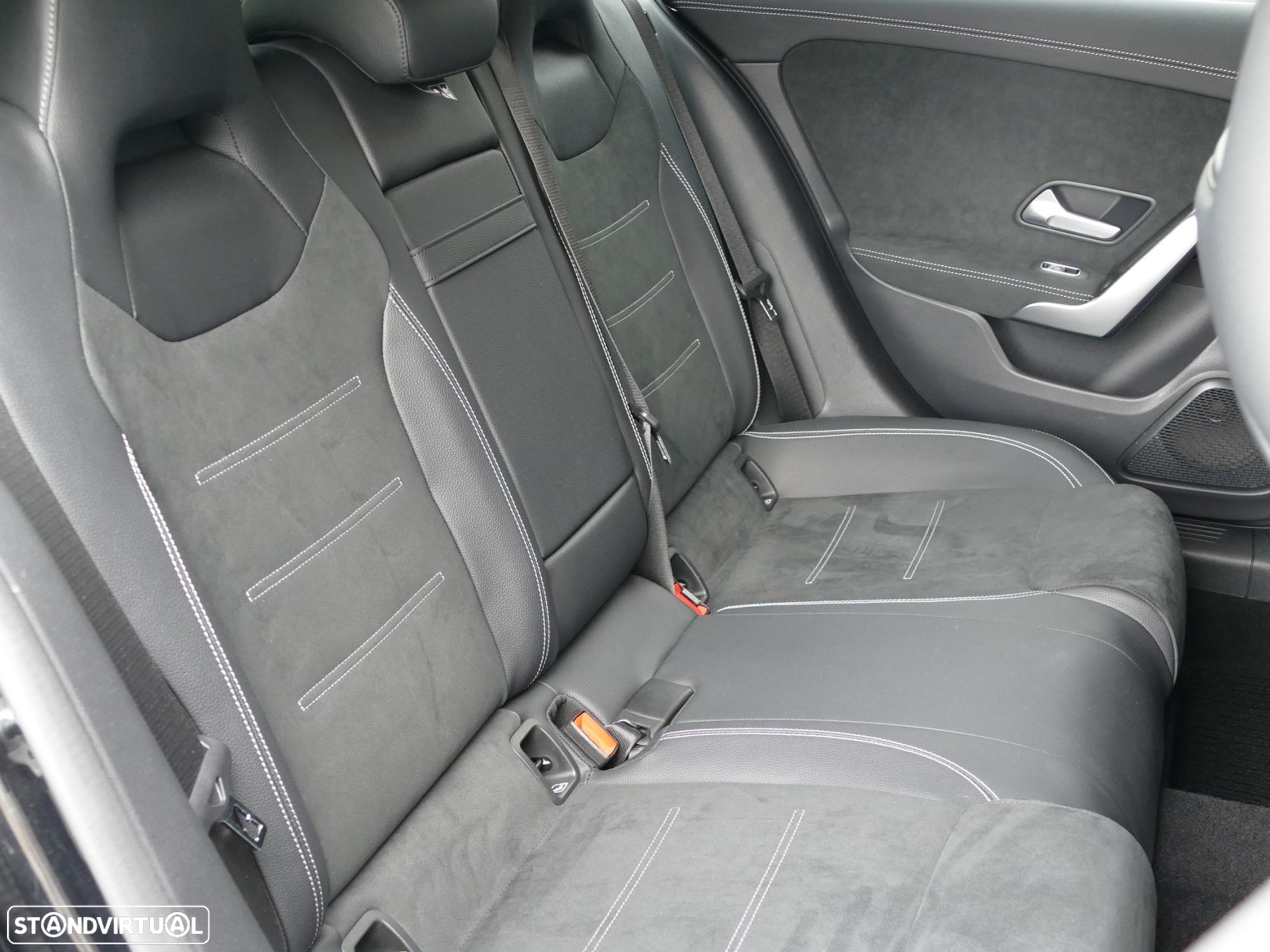 Mercedes-Benz A 250 e AMG Line - 17