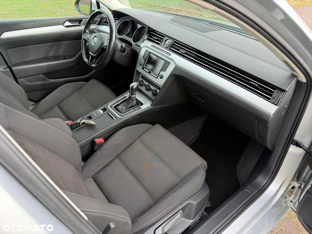 Volkswagen Passat 2.0 TDI BMT Comfortline DSG - 16