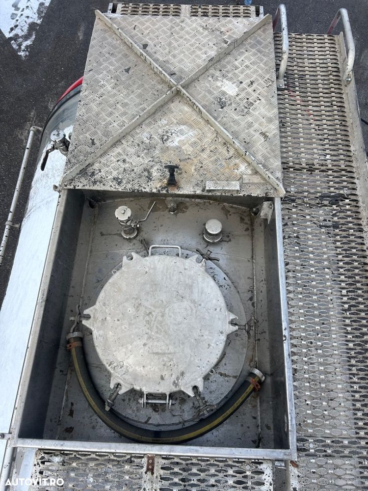 Feldbinder Cisterna,  33.000 l, 3 camere, factura externa - 6