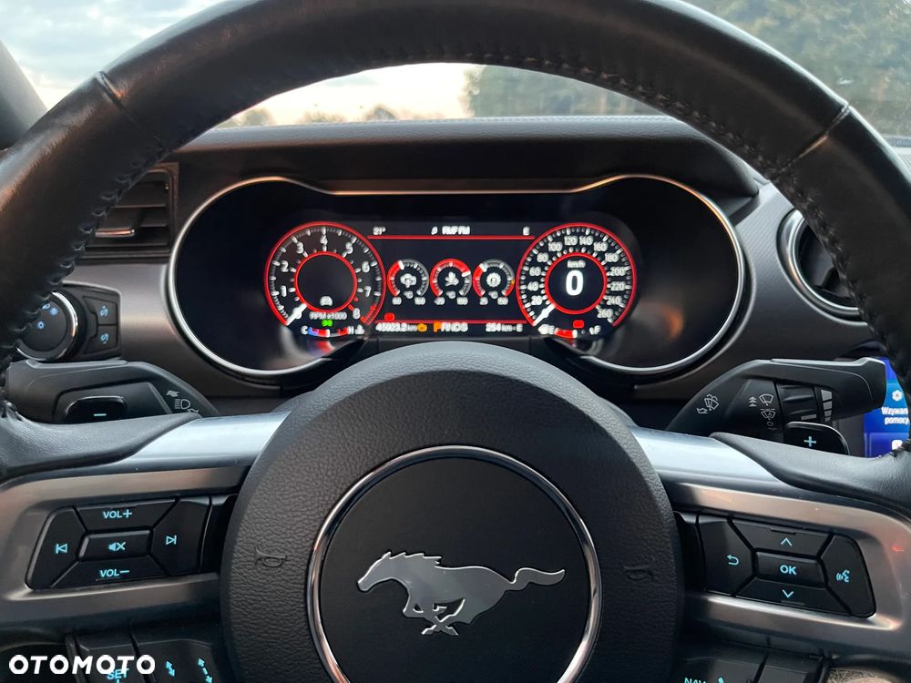 Ford Mustang - 7