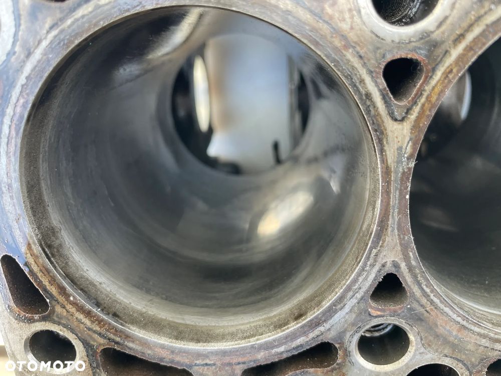GOŁY BLOK DÓŁ SILNIKA VW TOURAN I GOLF V AUDI A3 2.0 TDI 140KM BKD 038103021CJ - 8