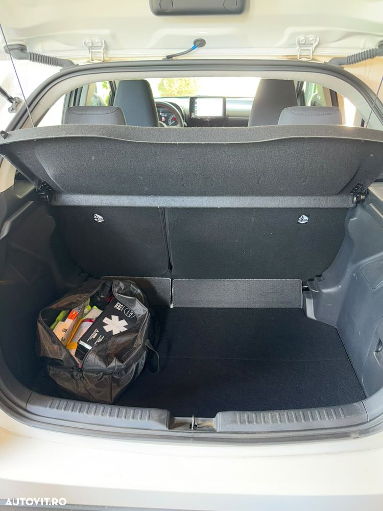 Toyota Yaris 1.5 L Active - 12