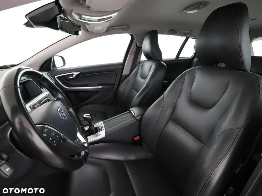 Volvo V60 D2 Summum - 14