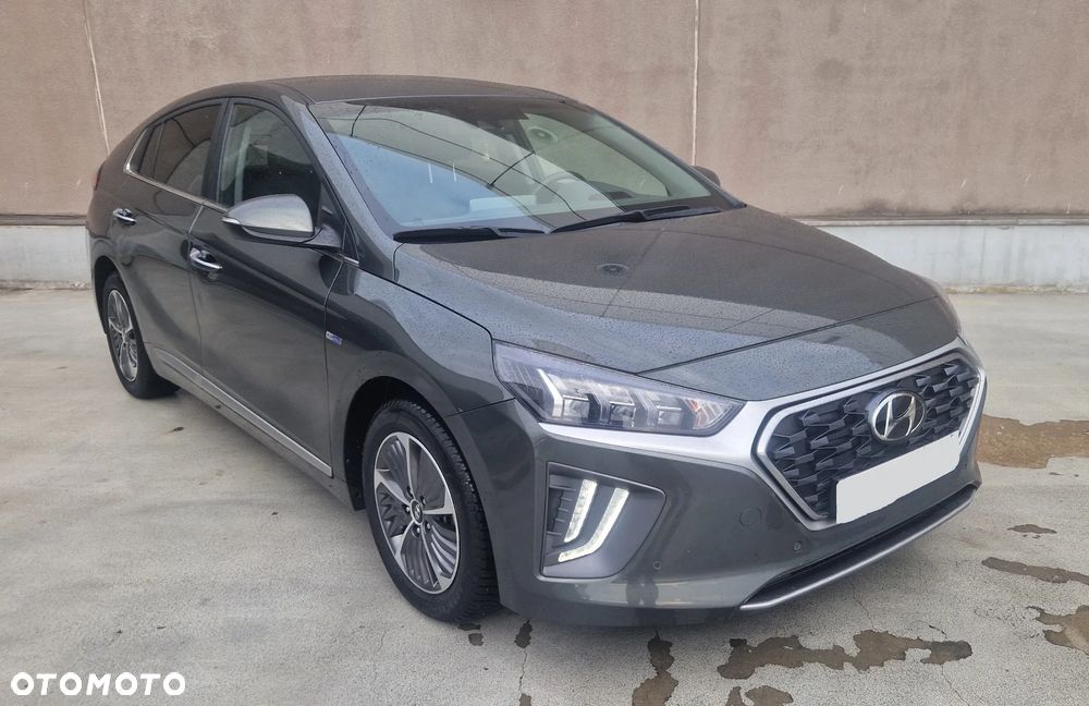 Hyundai IONIQ Hybrid Platinum - 2