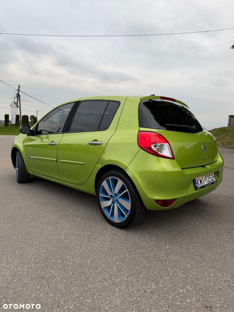 Renault Clio - 10