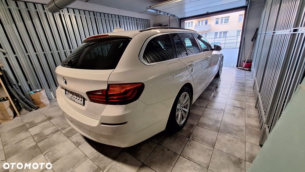 BMW Seria 5 518d - 12