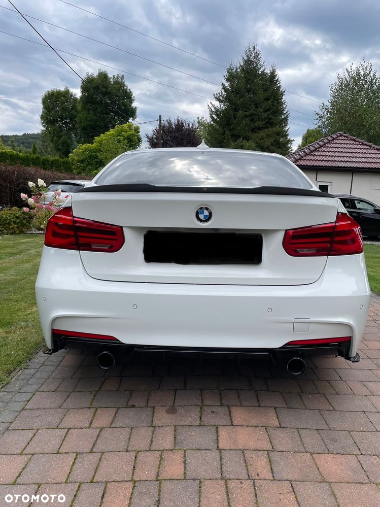 BMW Seria 3 330i xDrive - 6