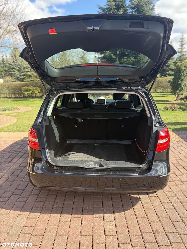 Mercedes-Benz Klasa B 180 d Edition - 13