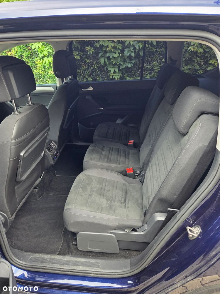 Volkswagen Touran 2.0 TDI SCR UNITED - 13