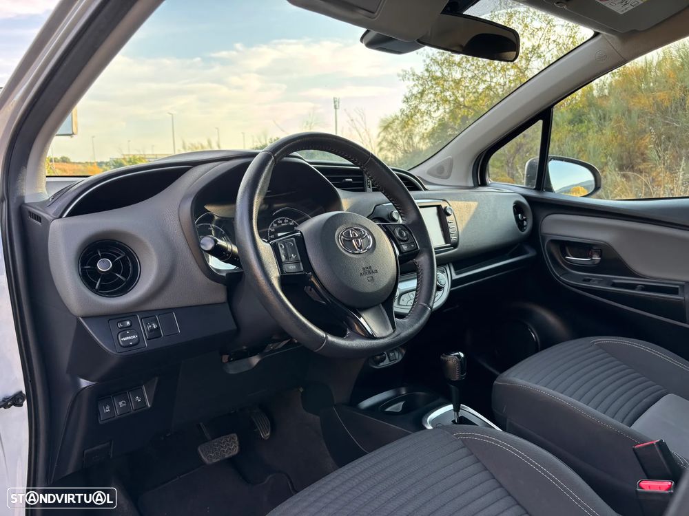 Toyota Yaris 1.5 HSD Sport+P.Techno - 13
