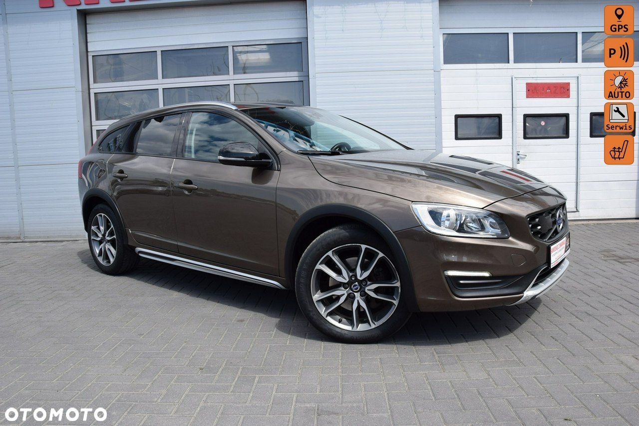 Volvo V60 Cross Country D3 Drive-E Summum - 1