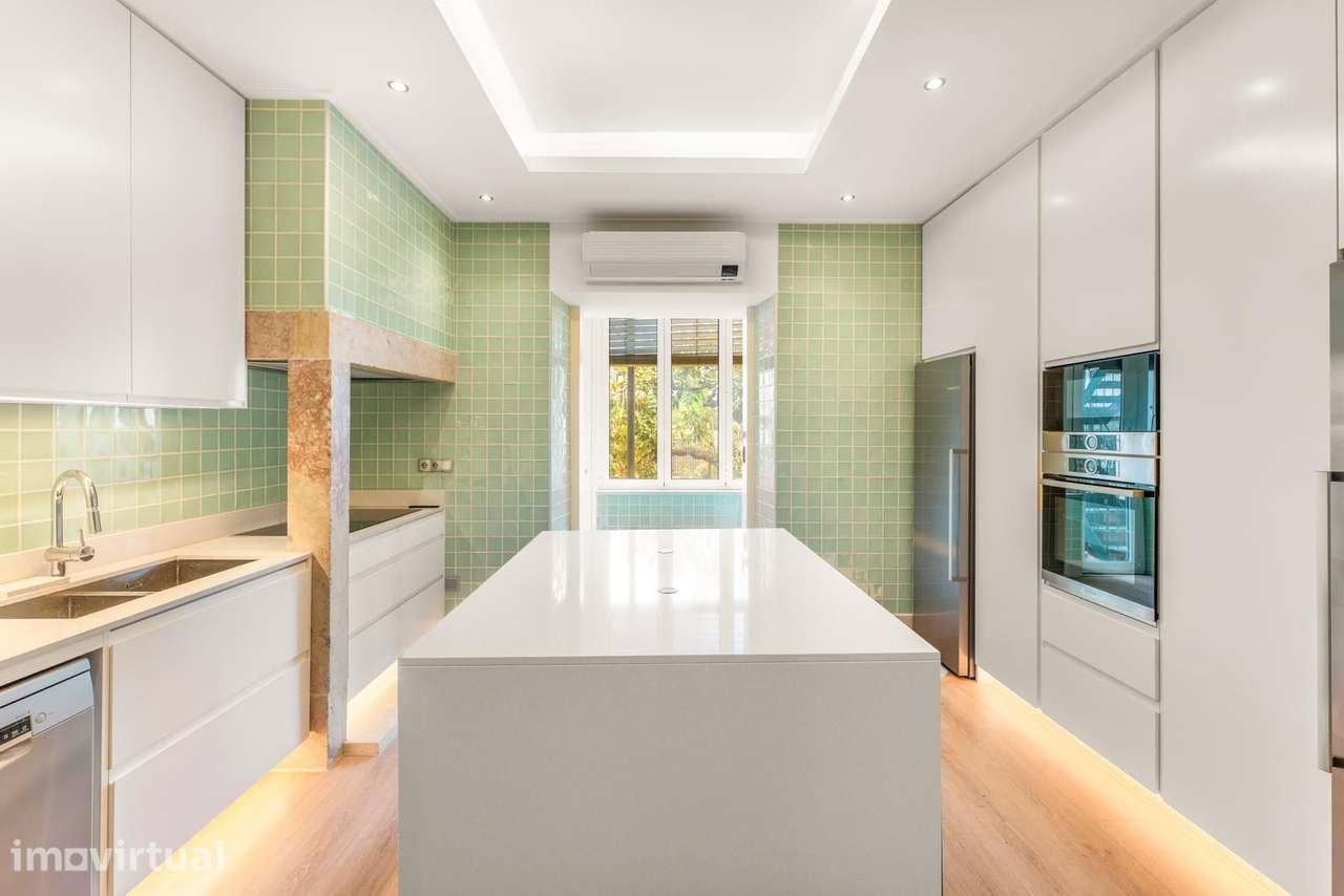 Apartamento T4 com varanda, Avenidas Novas, Lisboa - Grande imagem: 5/29