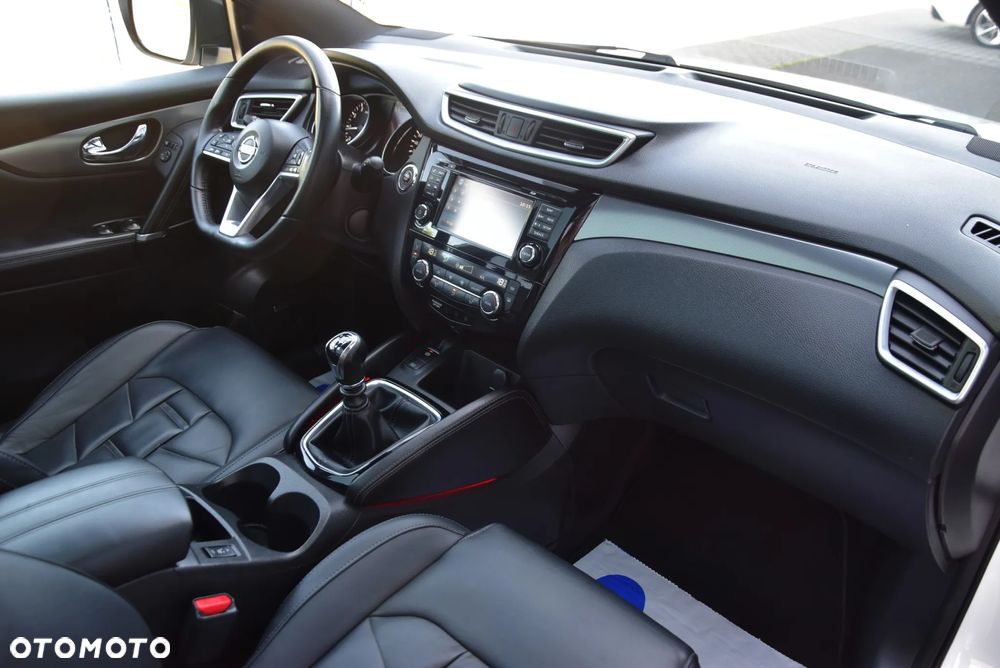 Nissan Qashqai 1.6 DIG-T Tekna+ - 27