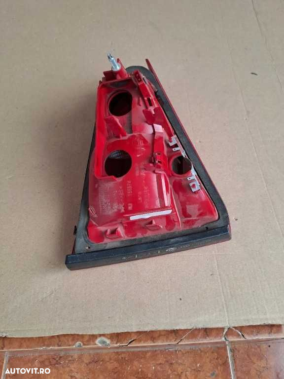 Stop dreapta pe portbagaj Audi A4 B8 berlina an 2008-2012 - 3