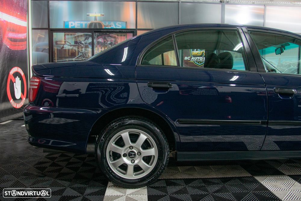 Honda Accord 1.6 LS - 4