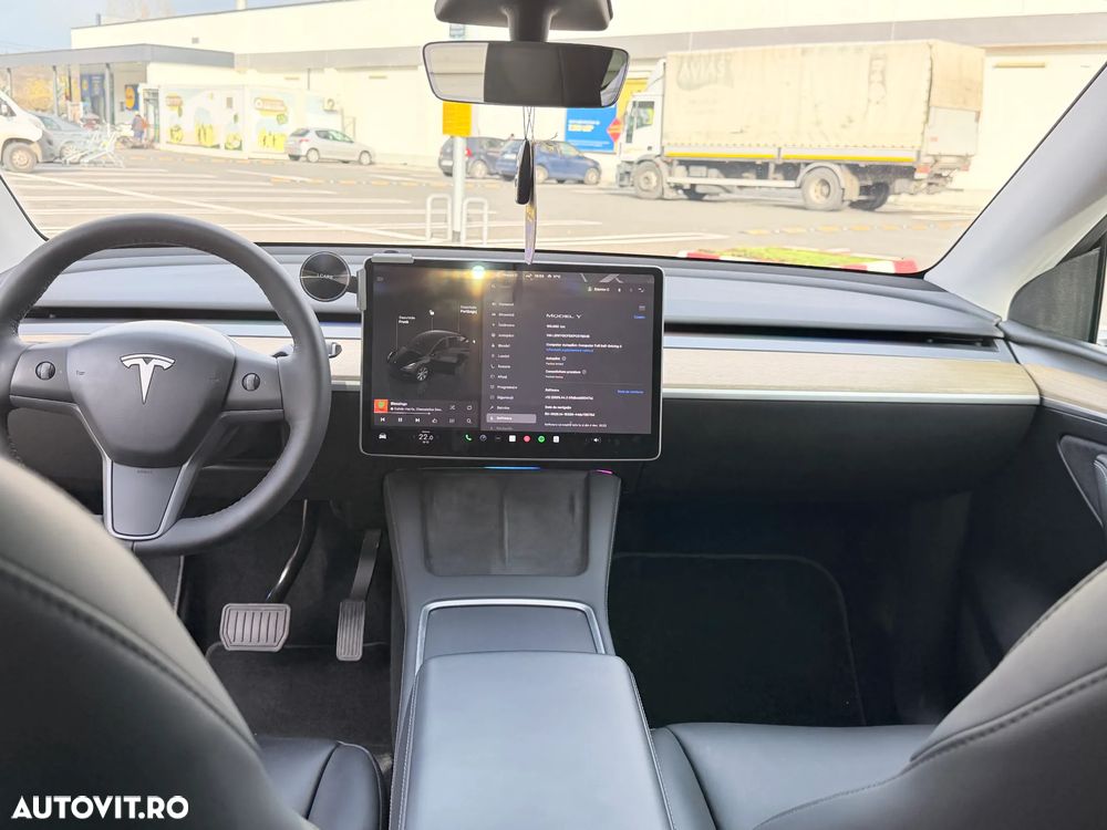 Tesla Model Y Standard - 10