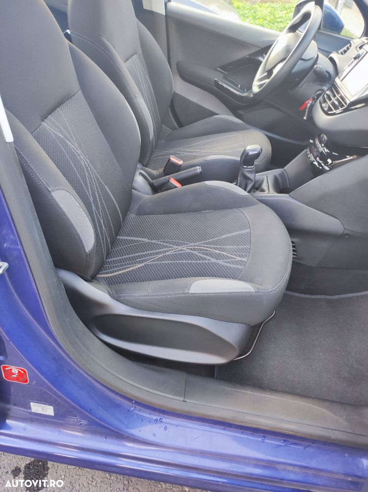 Peugeot 208 1.4 VTi Active - 4