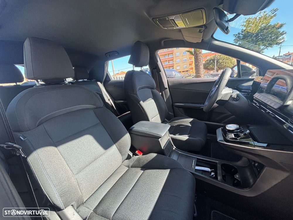 MG MG4 64 kWh Luxury - 24