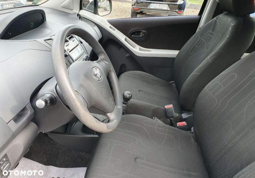 Toyota Yaris - 20