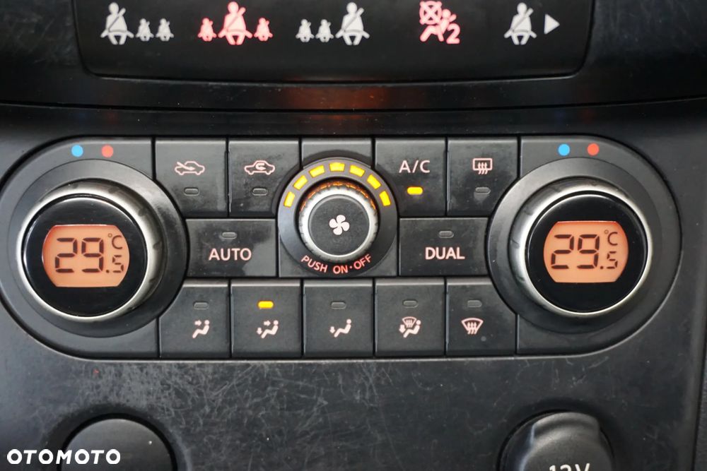 Nissan Qashqai 2.0 dCi 4 x 4 DPF I-Way - 36