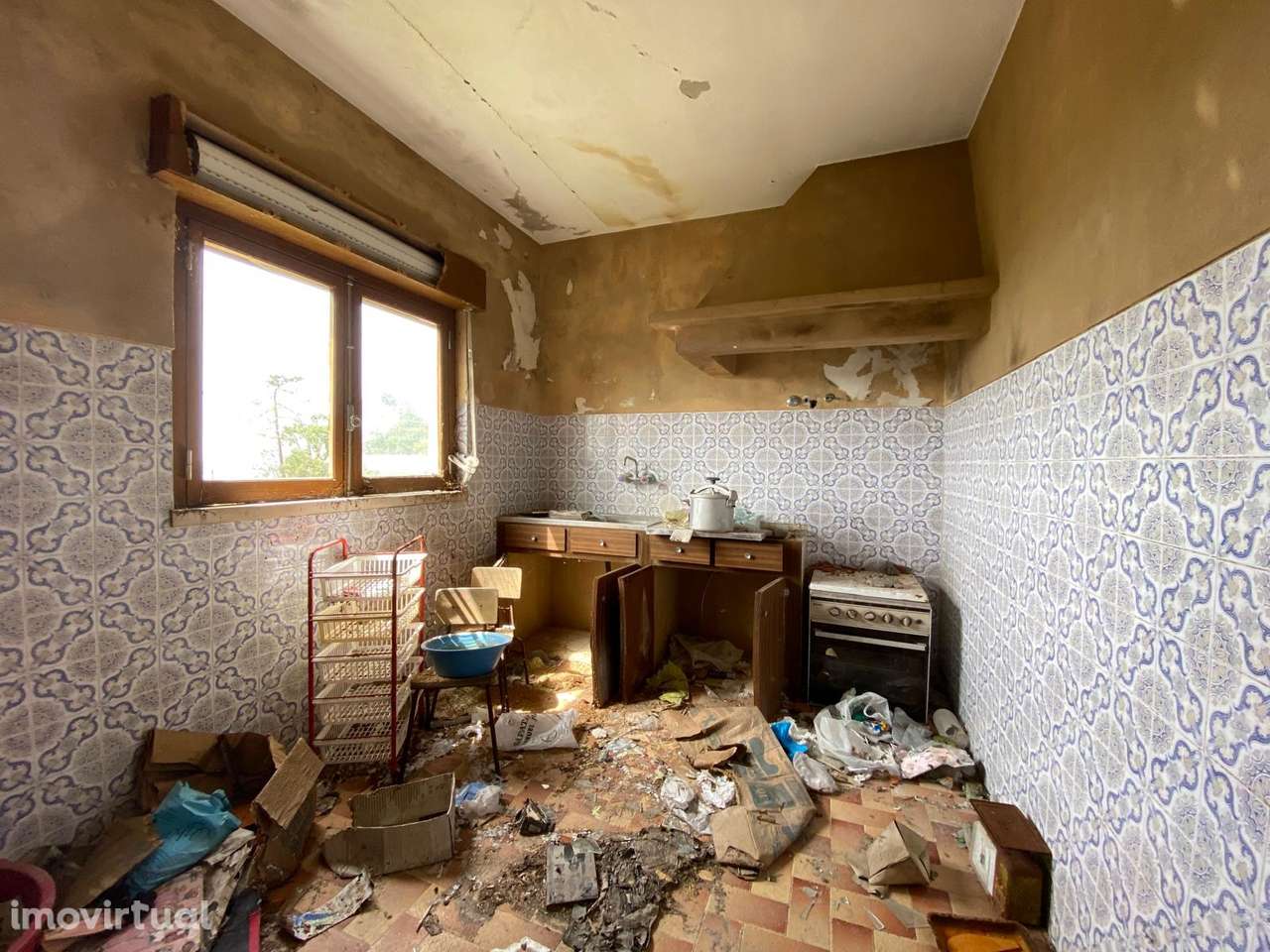 Moradia T3+1 / Restaurar / Souto do Meio / Caranguejeira - Grande imagem: 3/18